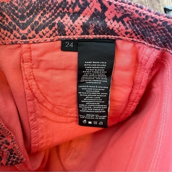 NWT J Brand Selena Mid-Rise Snakeskin-Print Crop Bootcut Jeans Size 26 - Picture 10 of 10